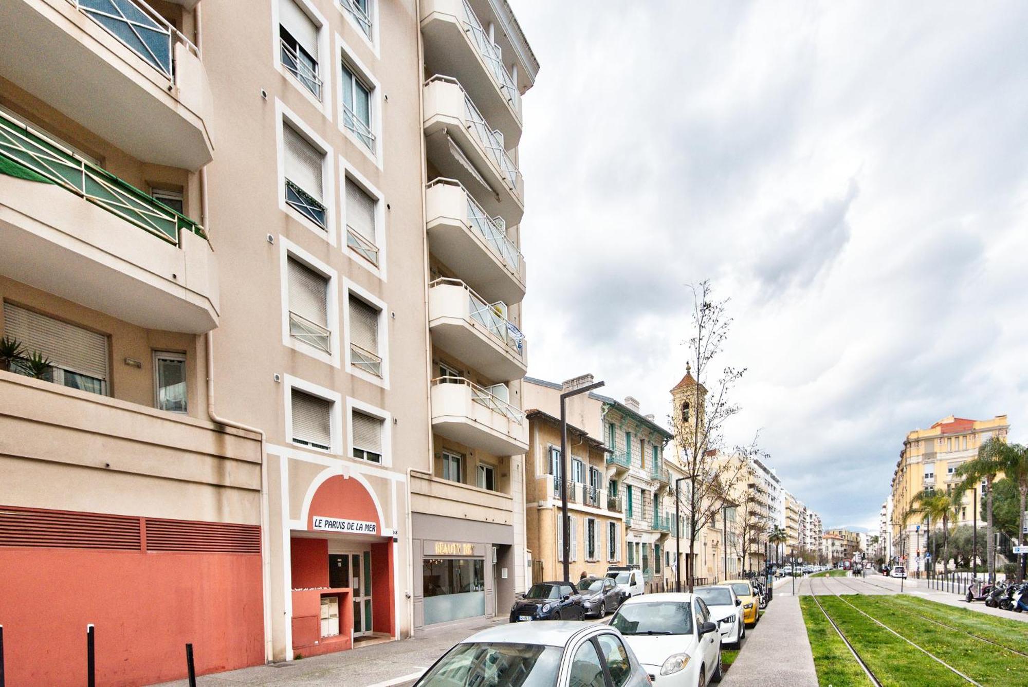 2p Balcon Vue Yourhosthelper 2 Mins De La Nizza