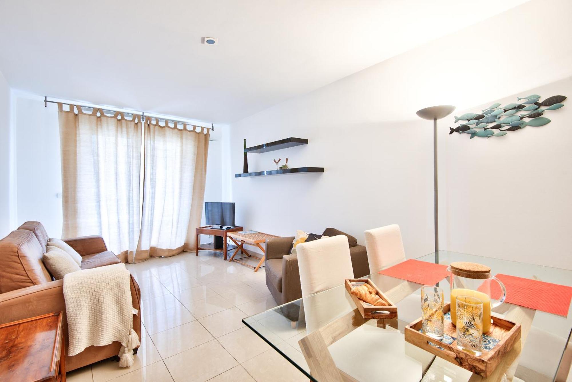 2p Balcon Vue Yourhosthelper 2 Mins De La